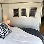 Beautiful Pearl Street Condo--30 Day Minimum Stay