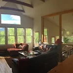 Creekside Craftsman Cabin With Jacuzzi - Alpine Splendor 6 Mins To Downtown