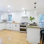 Boulder Luxury Getaway 7 Acres River & Pond