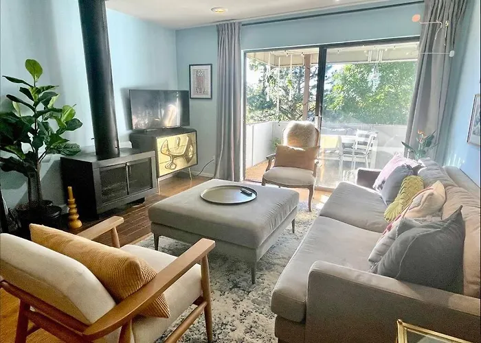 The Cutest And Coziest Little 1Bd1Ba Condo!