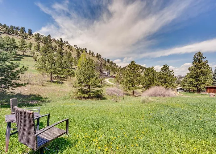 Peaceful Mountain Retreat With View, Near Boulder!