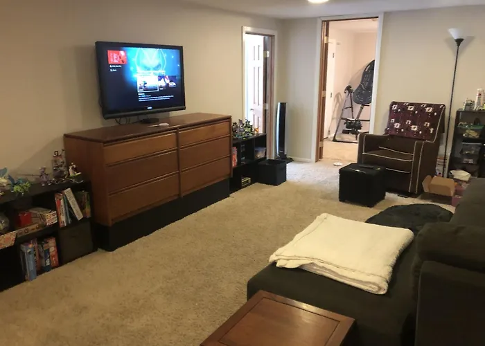 Beautiful Private 2 Bd 1 Ba Near Campus