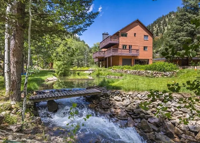 Boulder Luxury Getaway 7 Acres River & Pond