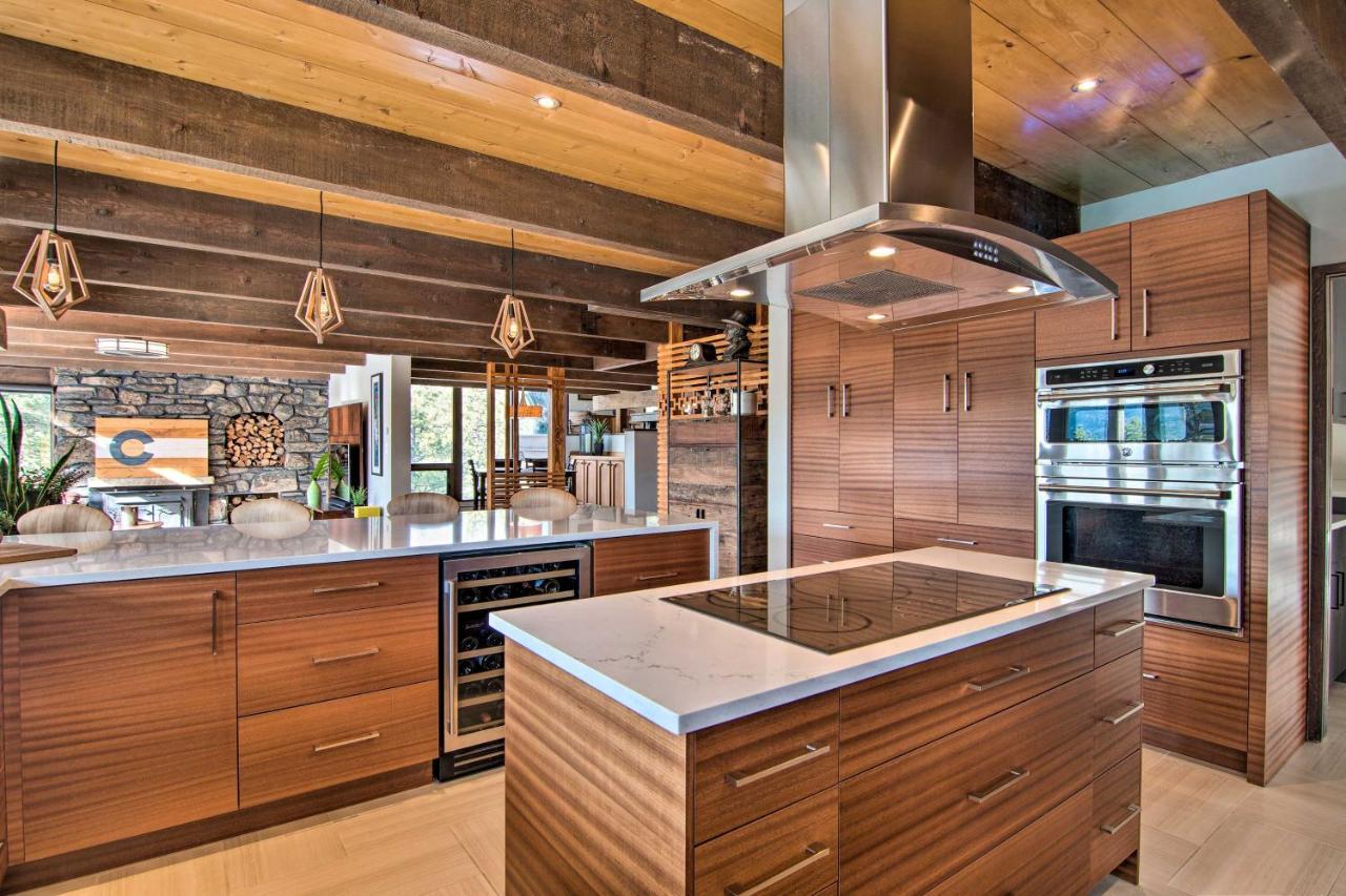 Chic Mountain With Hot Tub And Views Holiday home Boulder