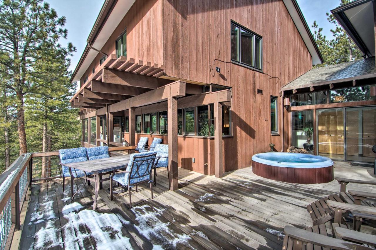 Chic Mountain With Hot Tub And Views Holiday home Boulder