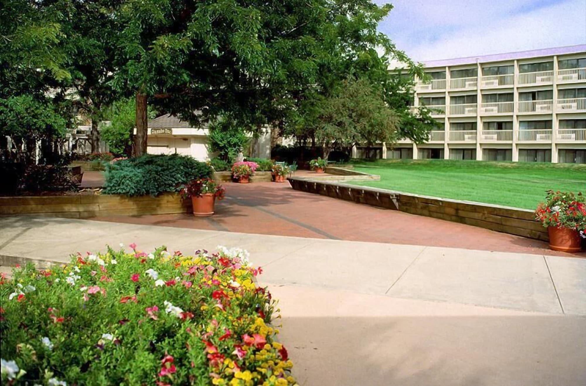 Millennium Harvest House Hotel