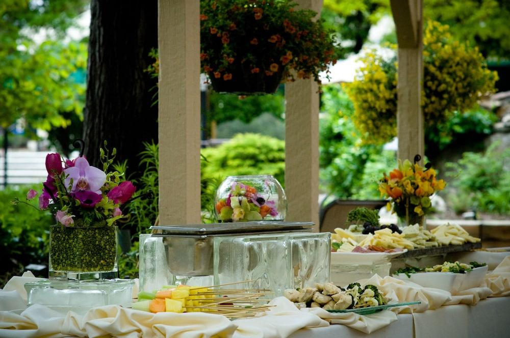 Millennium Harvest House Hotel 3*