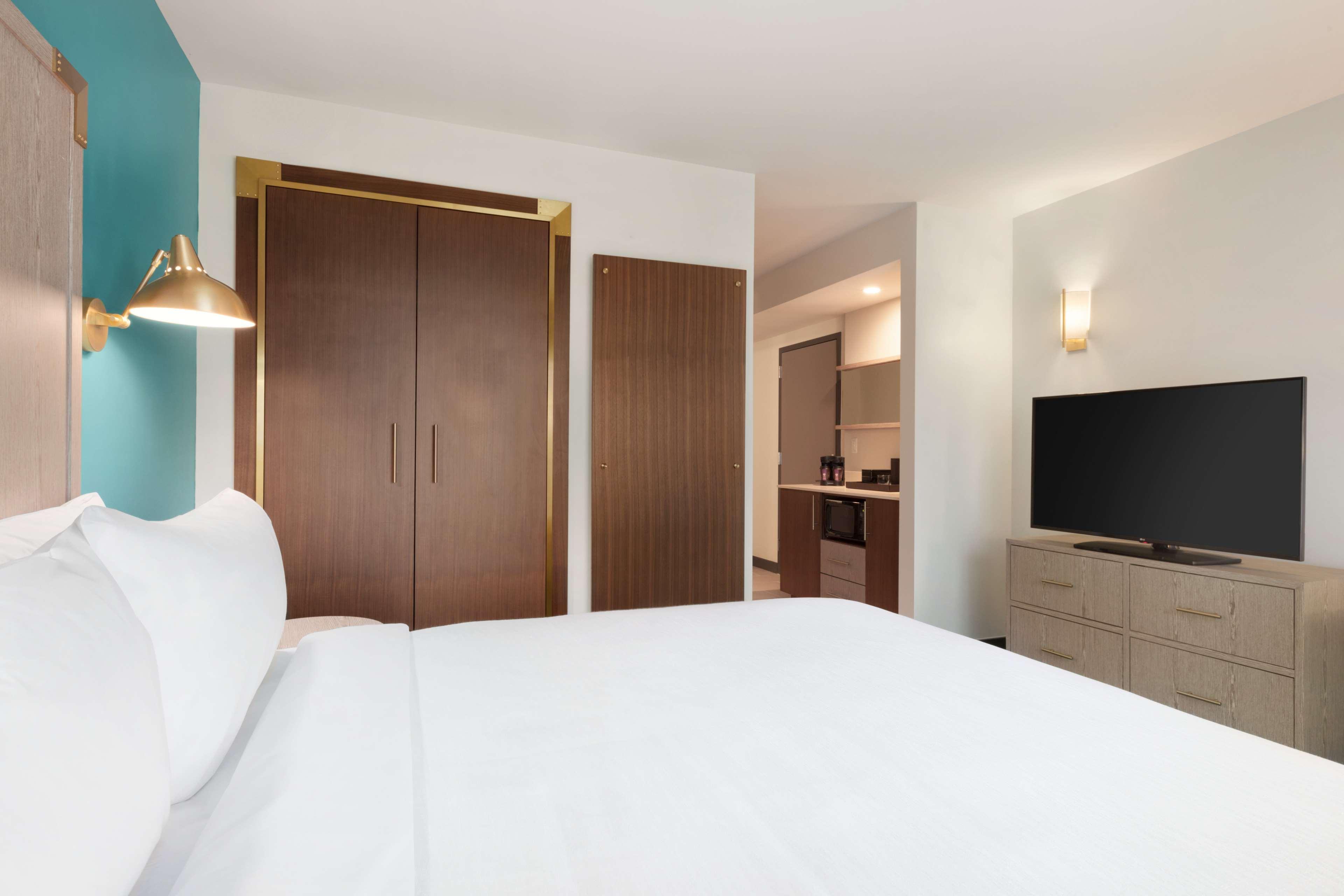 Hotel Embassy By Hilton Boulder