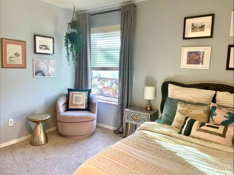 The Cutest And Coziest Little 1bd1ba Condo!