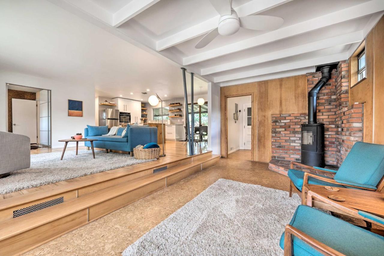 Holiday home Chic With Yard Less Than 3 Mi To Pearl St! *