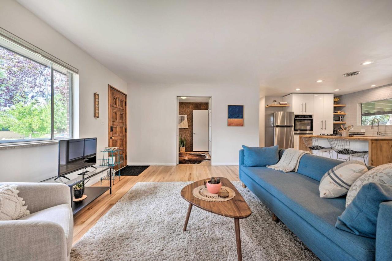 Chic With Yard Less Than 3 Mi To Pearl St!