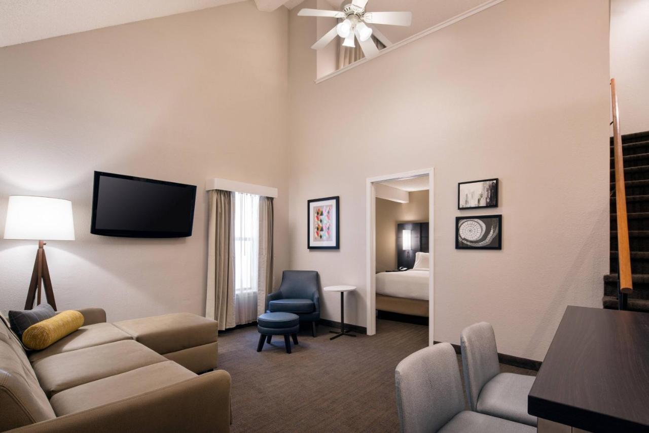 Hotel By Marriott