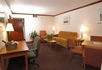 Hotel Outlook & Boulder