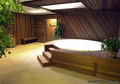 Basecamp Hotel