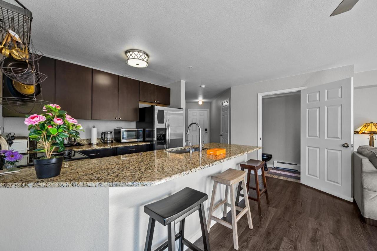 3390 Folsom St, Unit 206