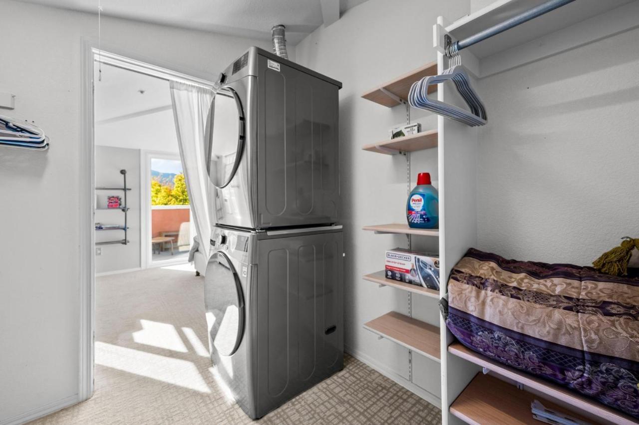 3390 Folsom St, Unit 206 *