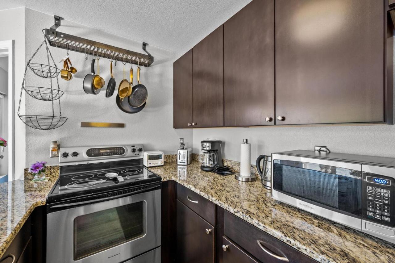 3390 Folsom St, Unit 206