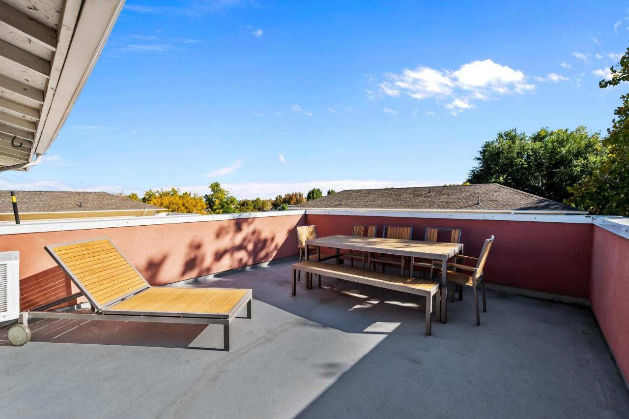 3390 Folsom St, Unit 206