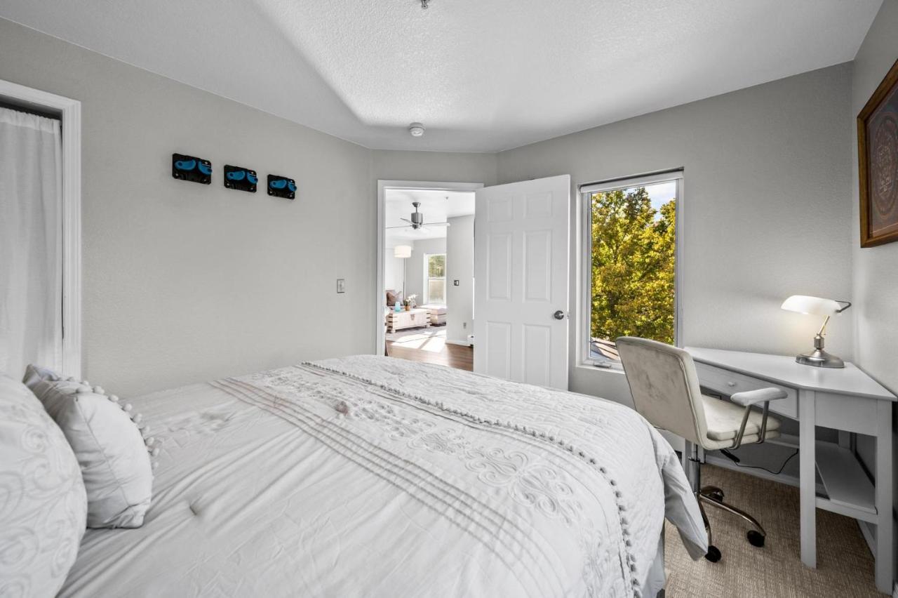 3390 Folsom St, Unit 206