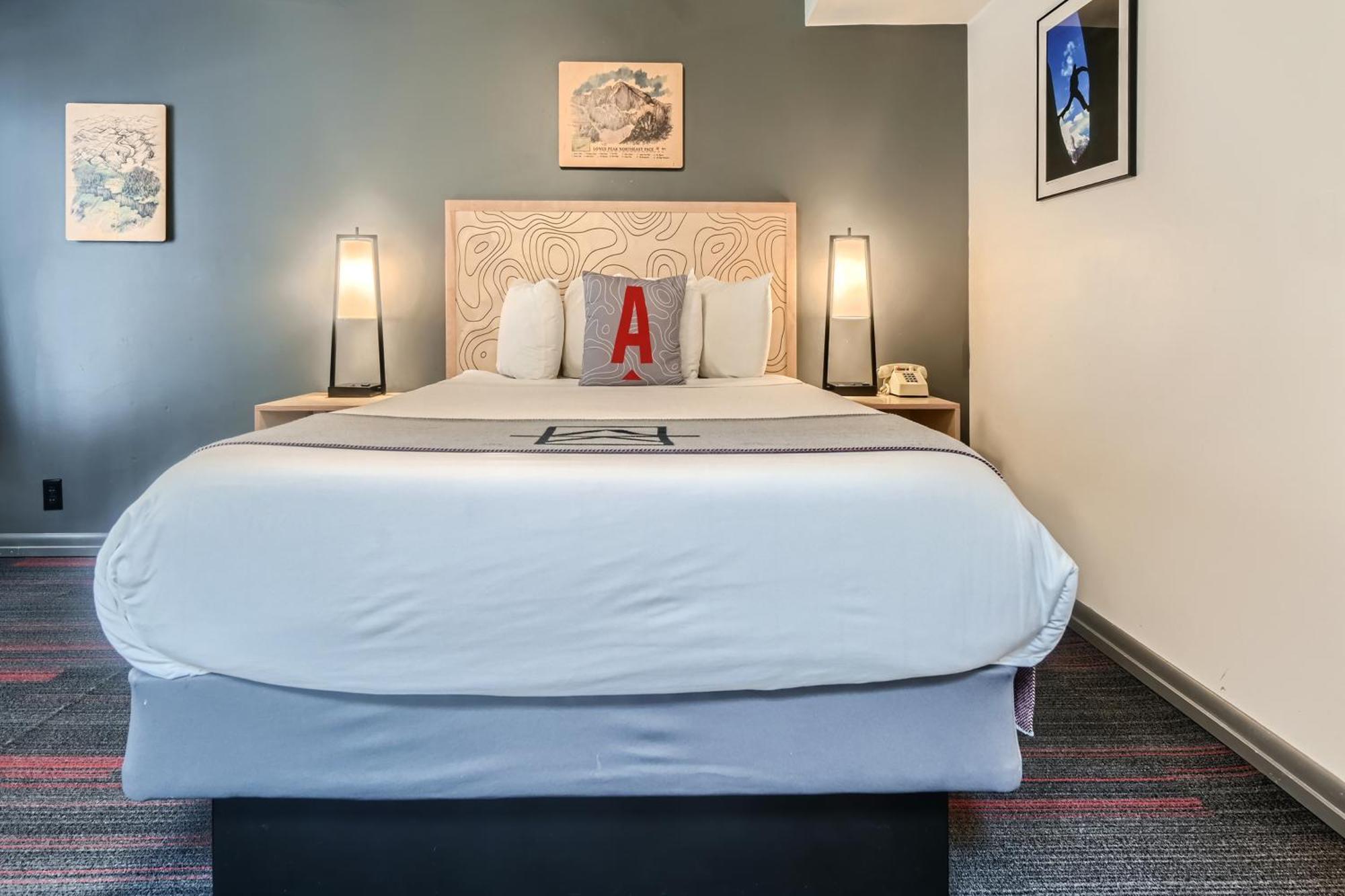 A-lodge Lodge Boulder