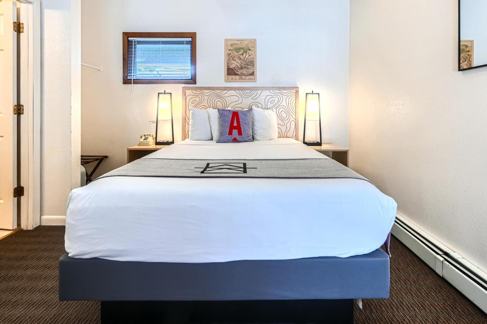 A-lodge *