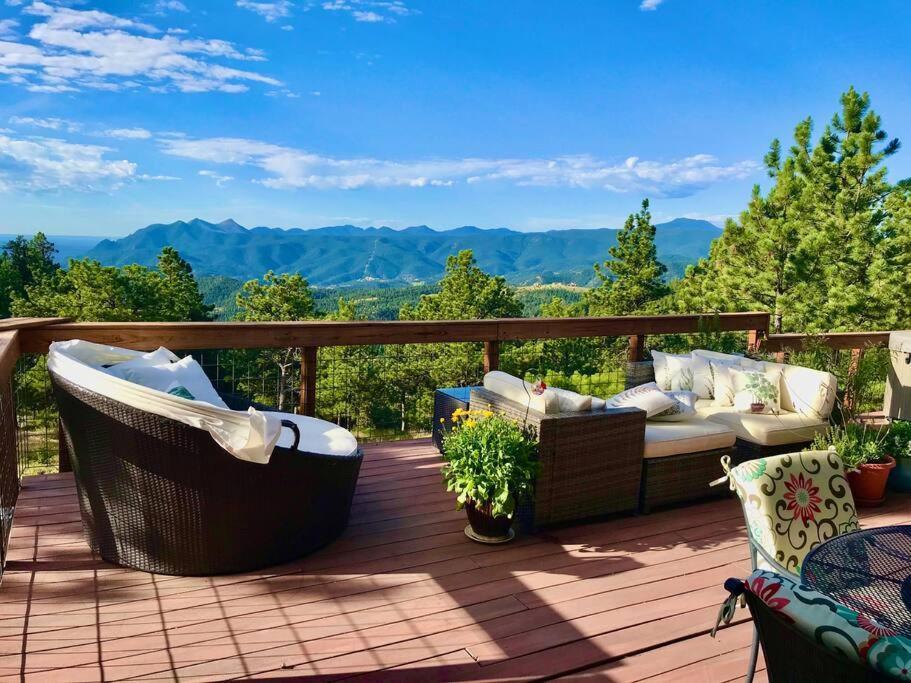 Villa Mtn House W/ Stunning Views, Sauna, Hottub, Trails *