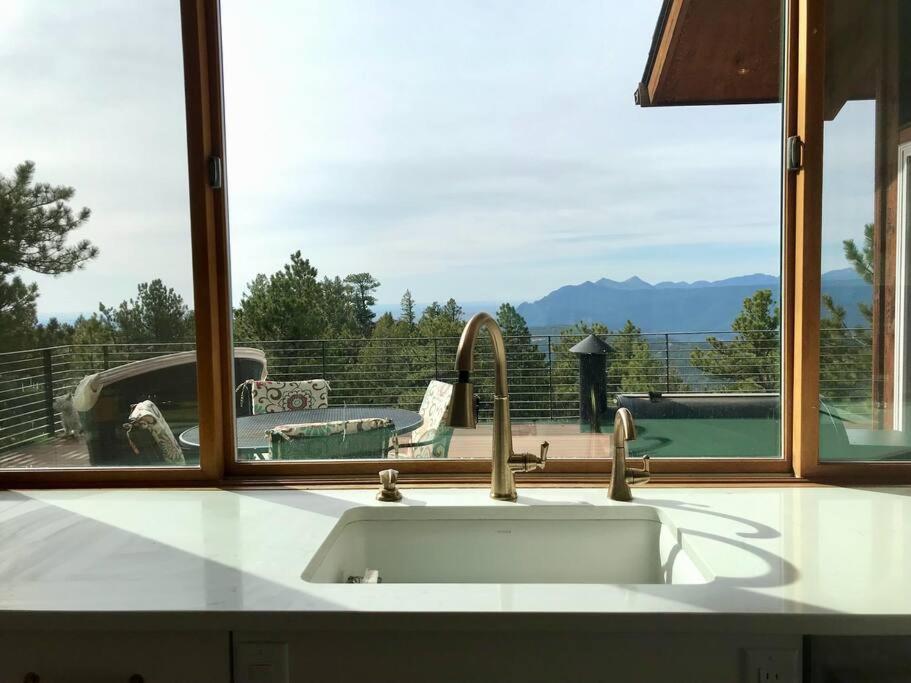 Mtn House W/ Stunning Views, Sauna, Hottub, Trails * Boulder