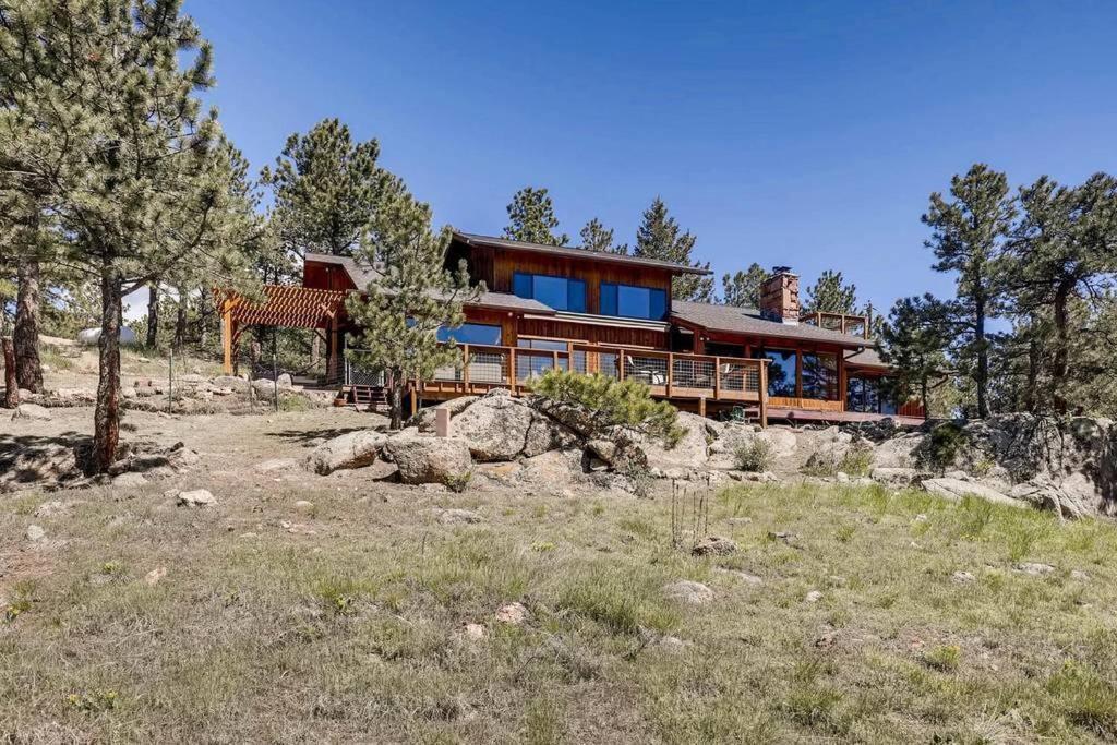 Mtn House W/ Stunning Views, Sauna, Hottub, Trails