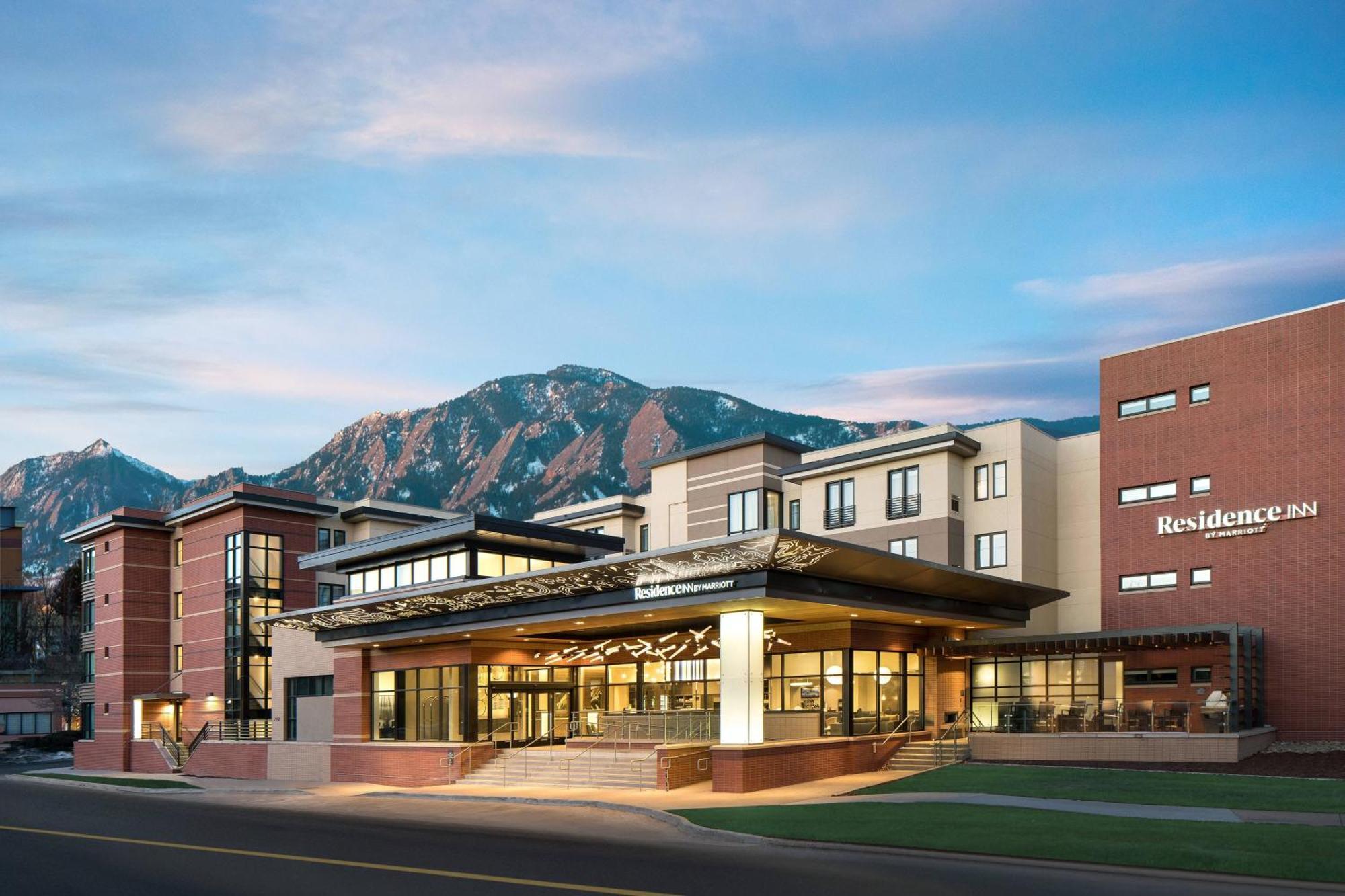 By Marriott Canyon Boulevard 4*