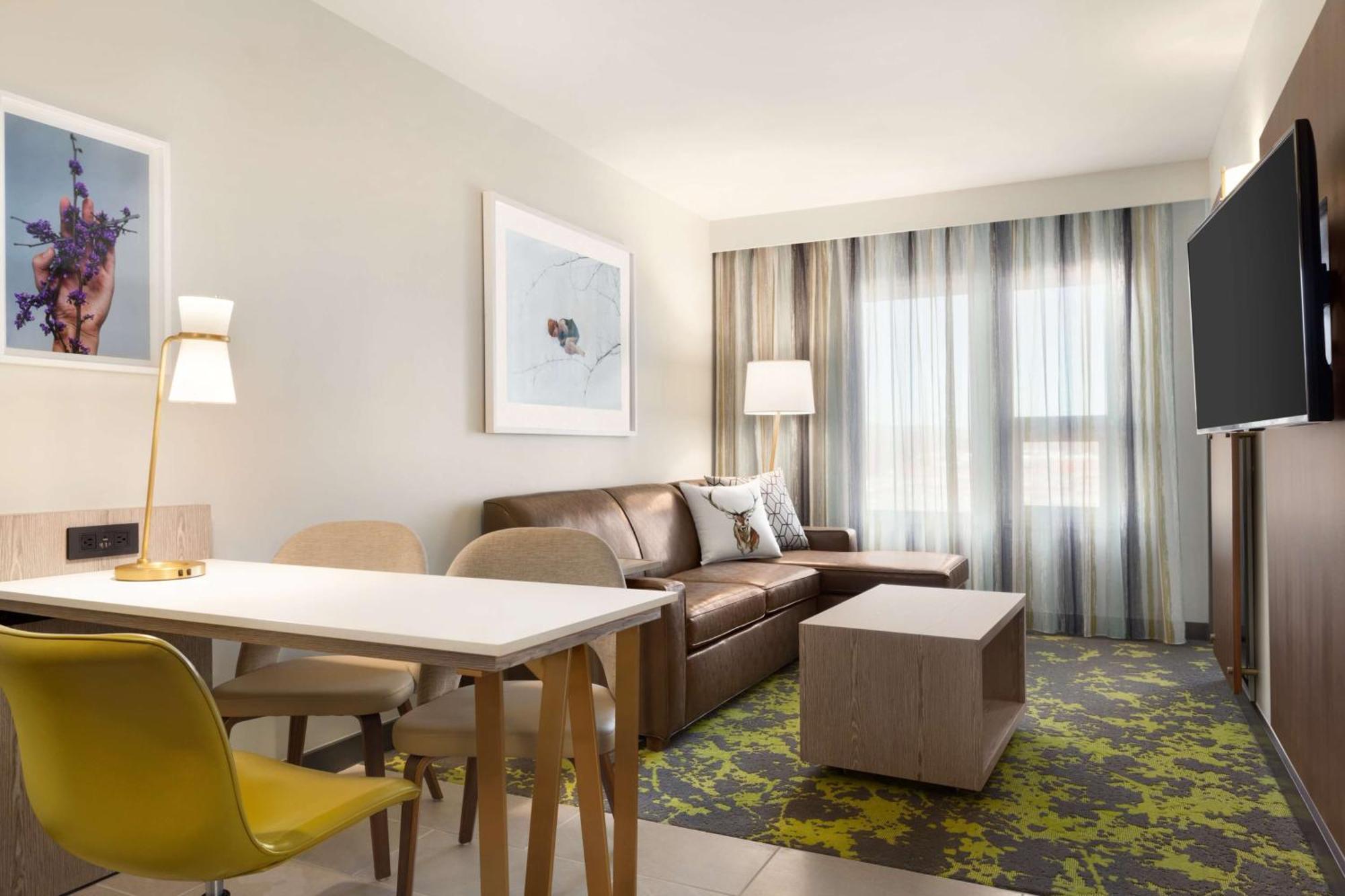 Hotel Embassy By Hilton 4*
