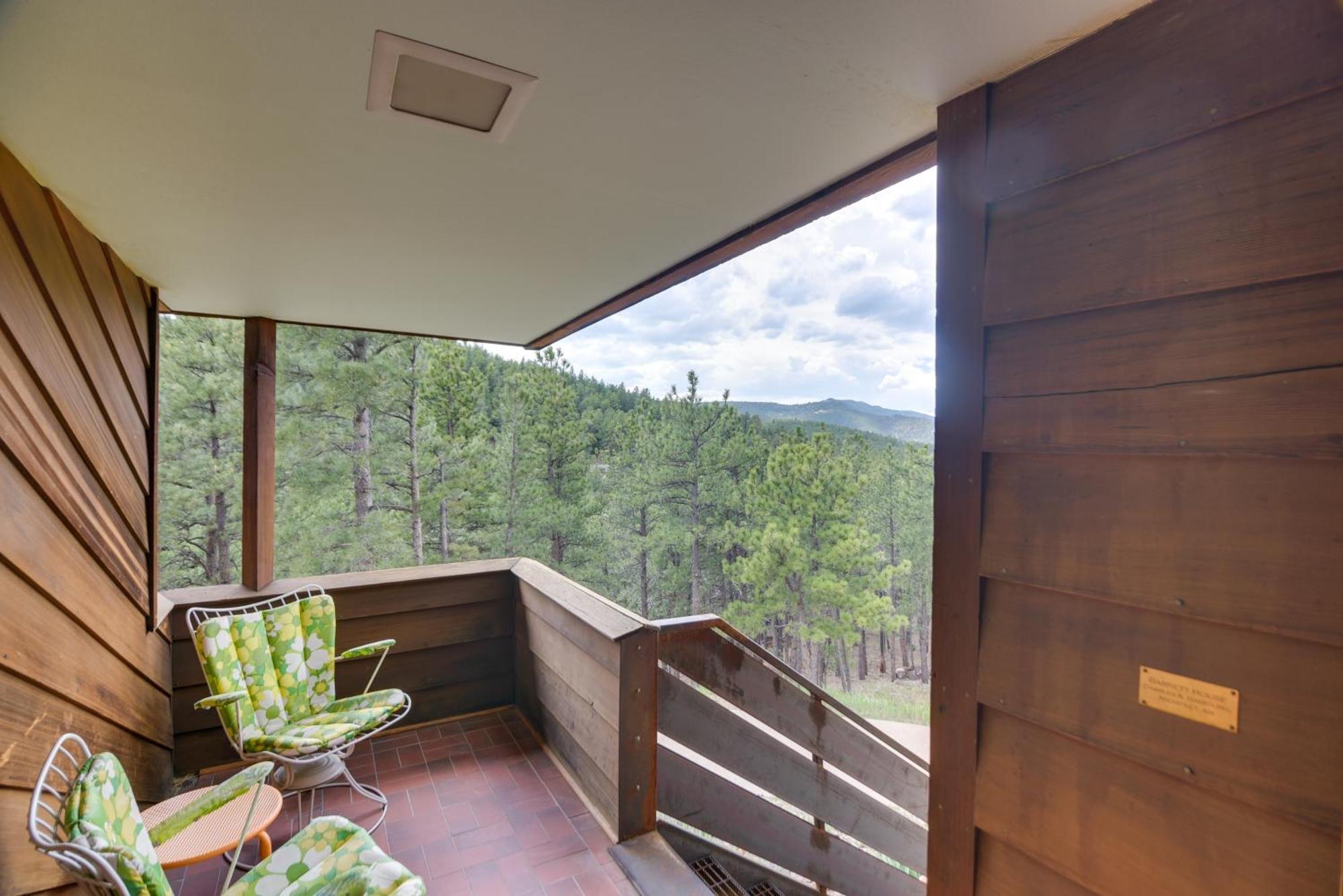 Holiday home Barrett House On Mtn Peak With Hot Tub *