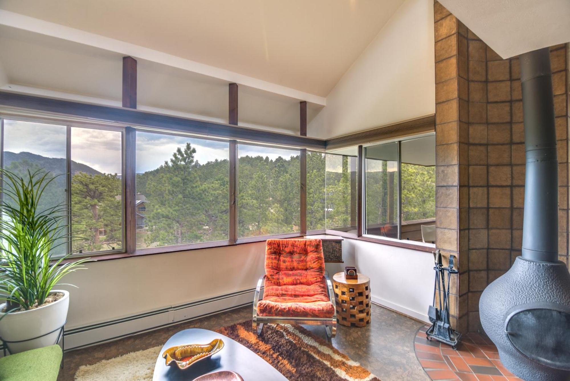 Holiday home Barrett House On Mtn Peak With Hot Tub