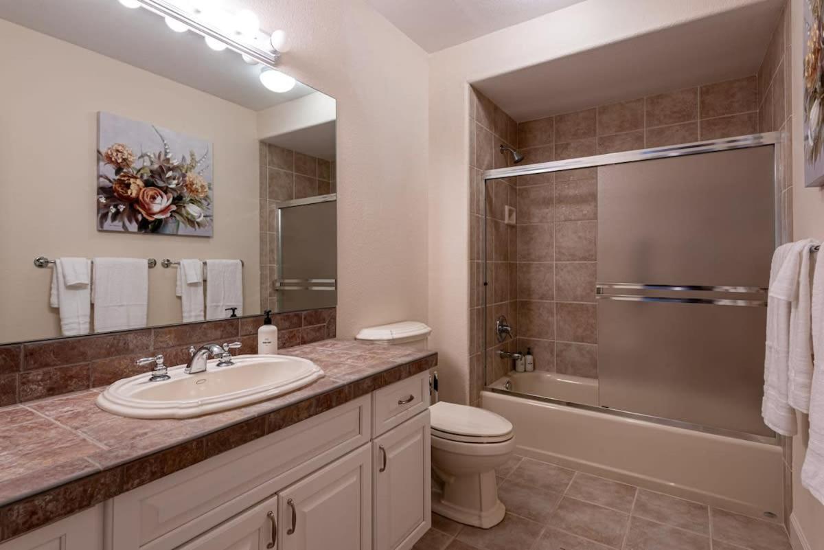 Luxurious 4br Retreat - Pool Table & Chic Amenities * Boulder