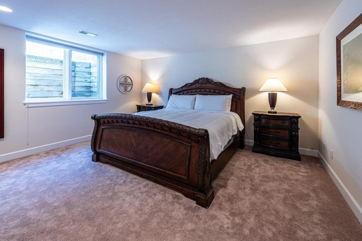 Holiday home Luxurious 4br Retreat - Pool Table & Chic Amenities *