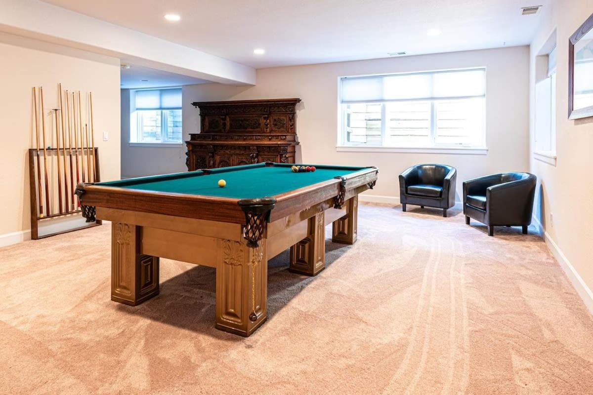 Luxurious 4br Retreat - Pool Table & Chic Amenities * Boulder