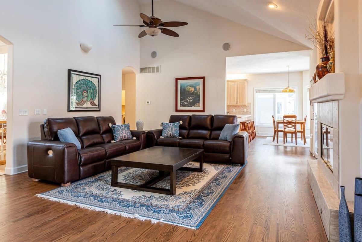 Luxurious 4br Retreat - Pool Table & Chic Amenities * Boulder