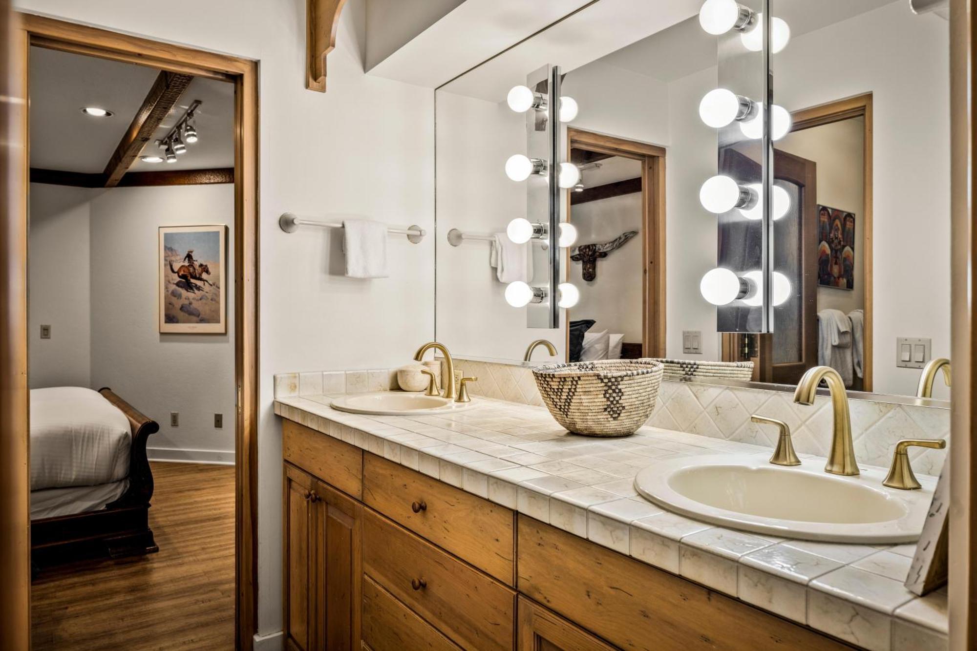Creekside Retreat - Sauna - Walk To Chautauqua Holiday home *