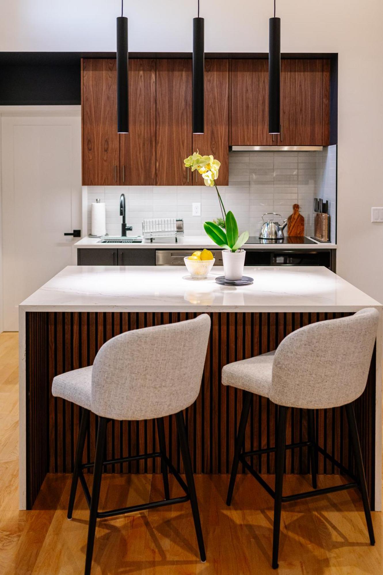 Topside Bright & Modern Furnished Private 1br 2ba Boulder
