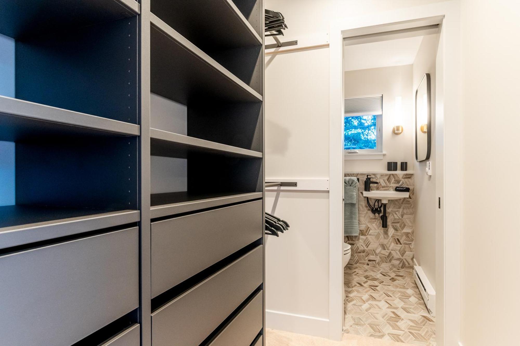 Topside Bright & Modern Furnished Private 1br 2ba Apartment Boulder