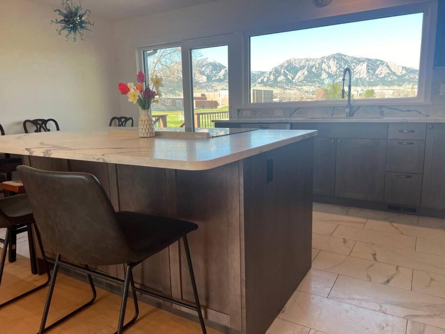 Stunning House With Rockies Views Boulder