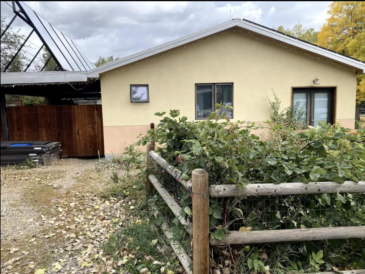 Homestay Energy-efficient Oasis Cozy Near Dt And Trails