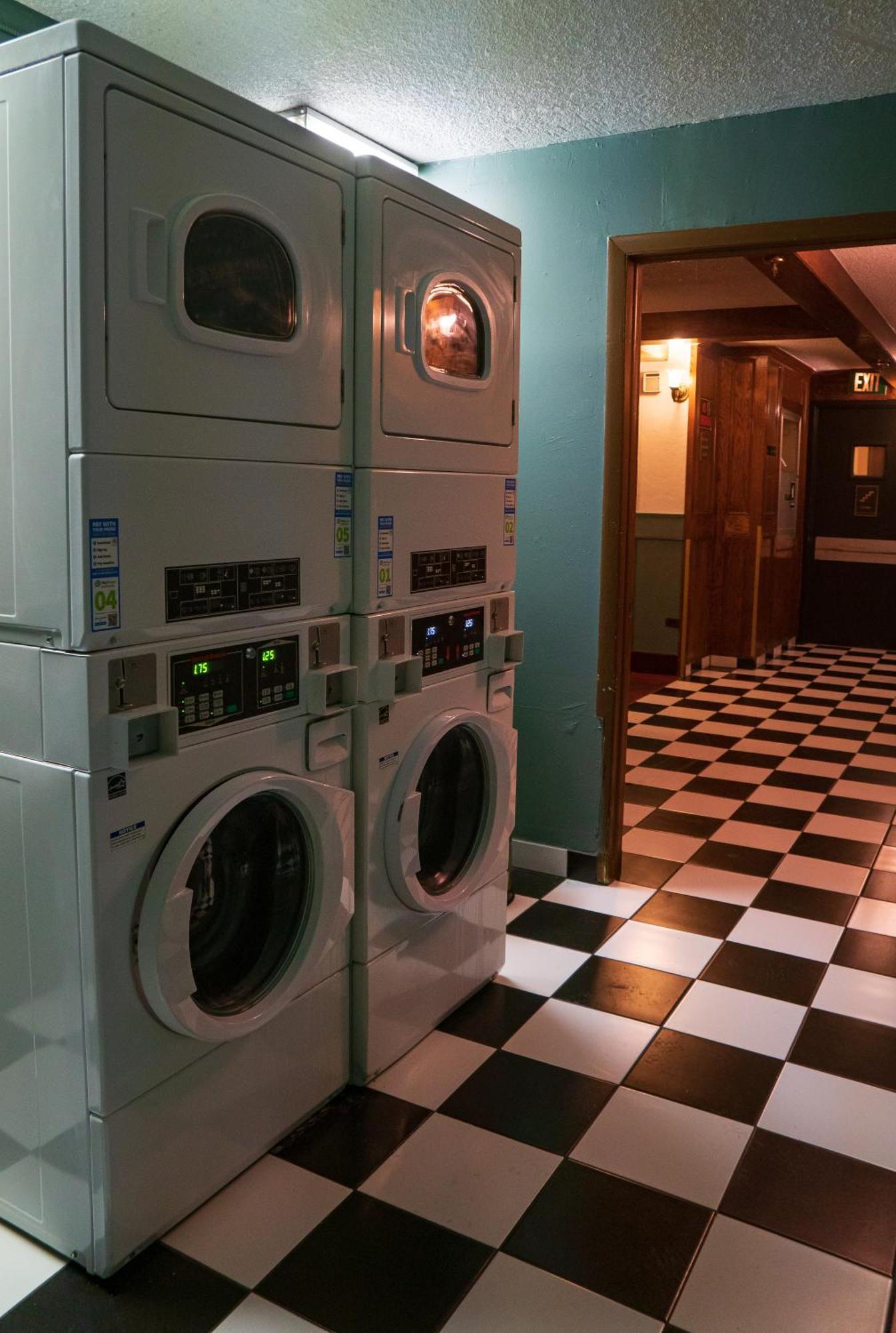 The Broker Hotel 3*