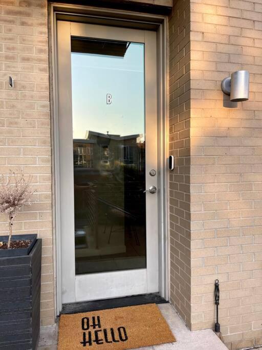 Apartment Beautiful Pearl Street Condo--30 Day Minimum *
