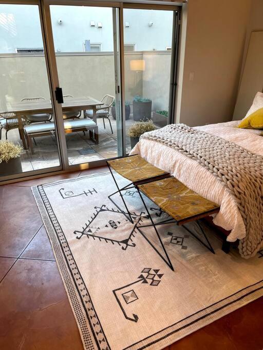 Beautiful Pearl Street Condo--30 Day Minimum