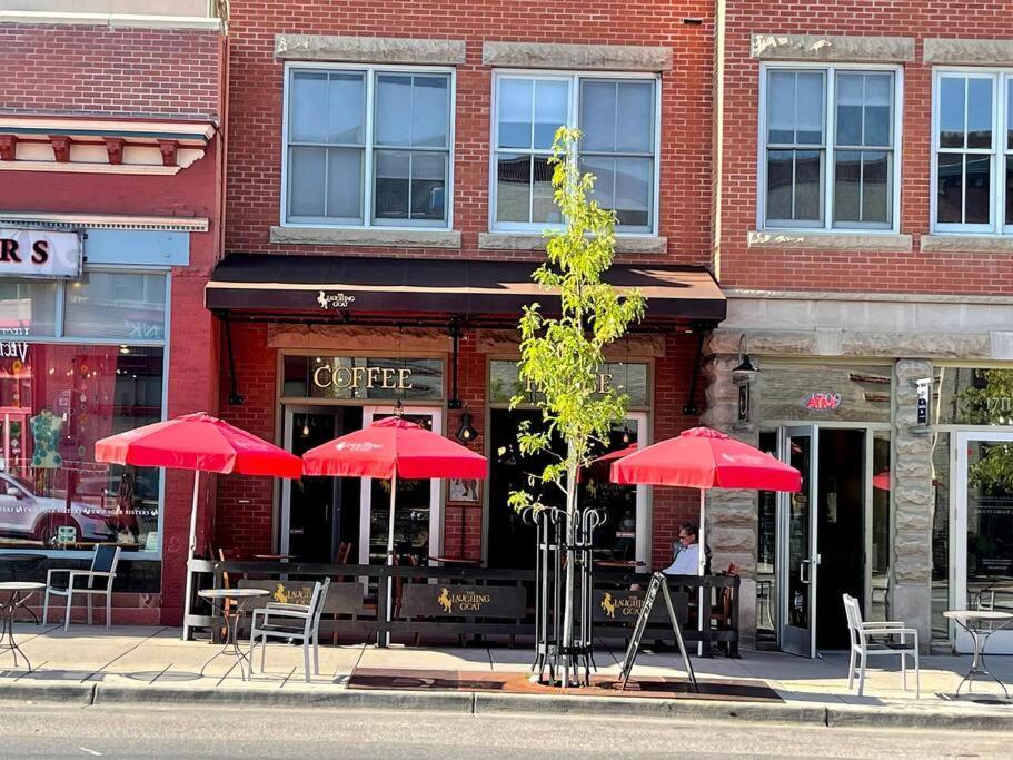 Beautiful Pearl Street Condo--30 Day Minimum Apartment Boulder