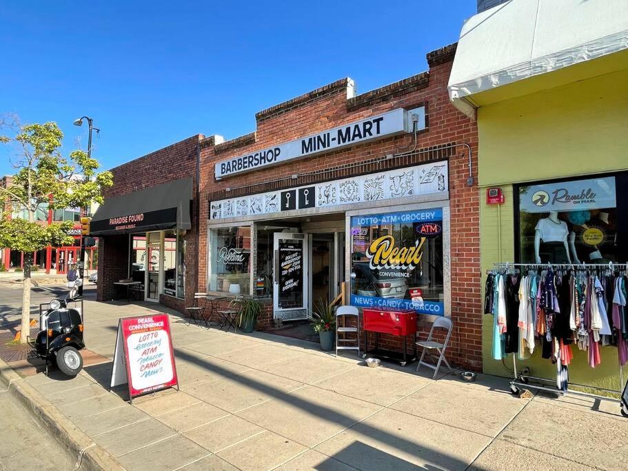 Beautiful Pearl Street Condo--30 Day Minimum Apartment *