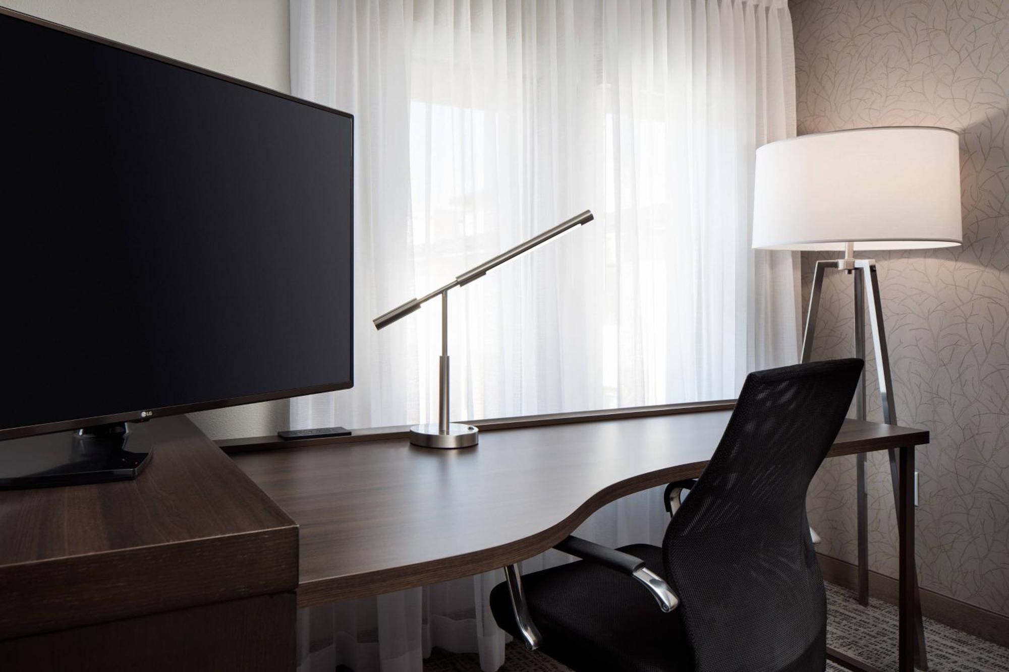 By Marriott Canyon Boulevard Hotel 4*