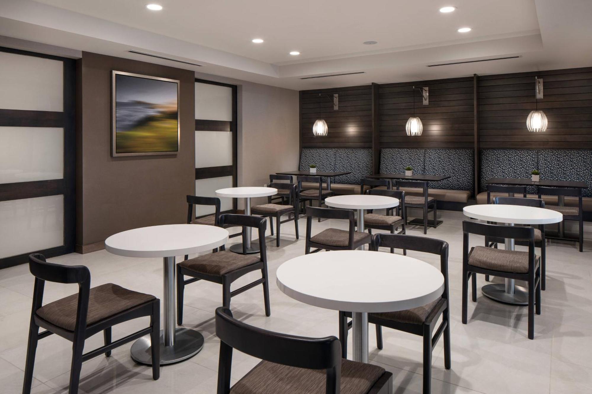 By Marriott Canyon Boulevard Hotel Boulder