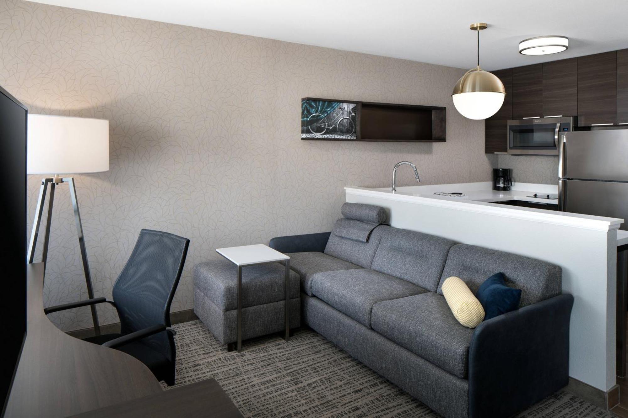 By Marriott Canyon Boulevard Hotel