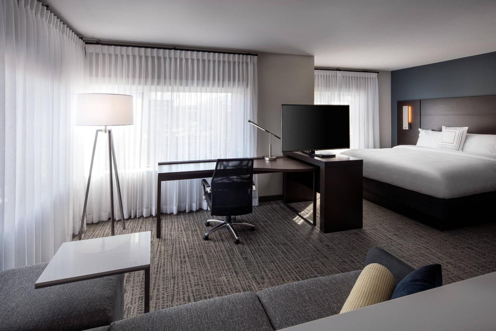 Hotel By Marriott Canyon Boulevard 4*